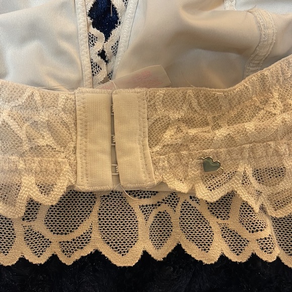 Victoria’s Secret PINK halter bra Small - Picture 3 of 8